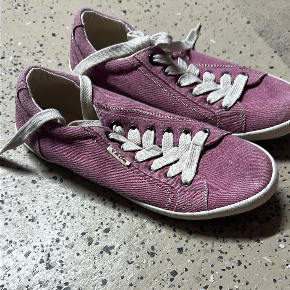 Women's Pink Sneakers